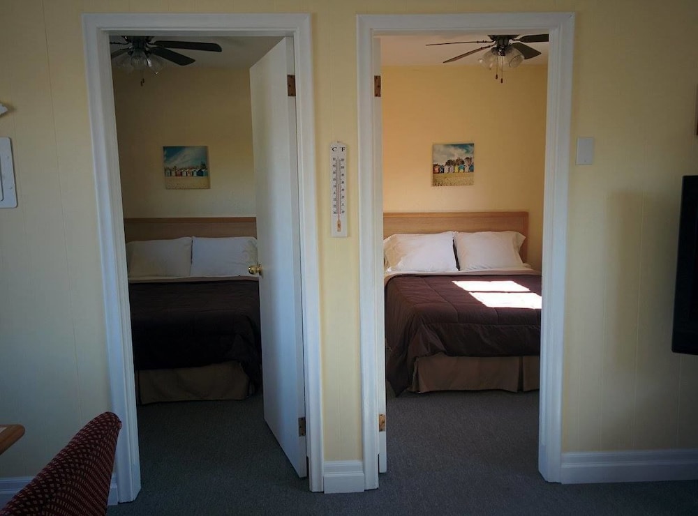 Standard Suite, 2 Bedrooms, Kitchen (Room 3)