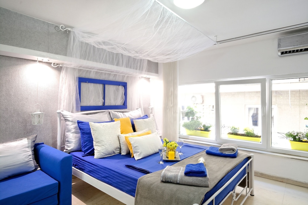 Design Studio Suite, 1 Double Bed, City View photo 1