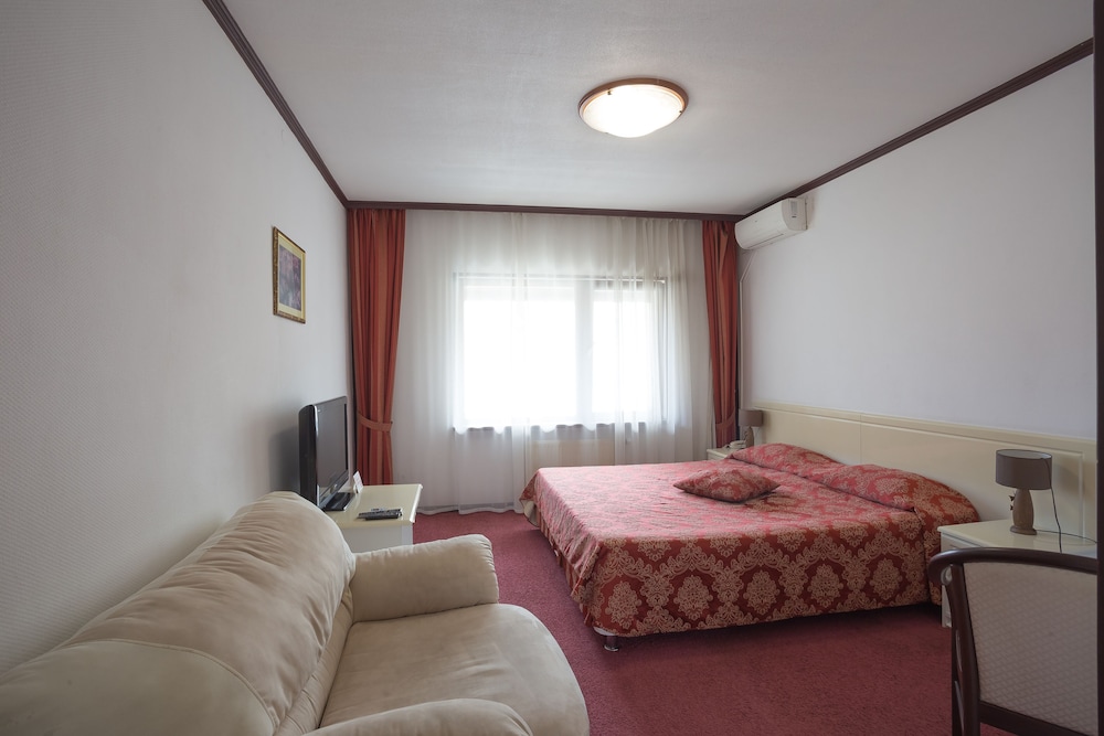 Romantic Studio
