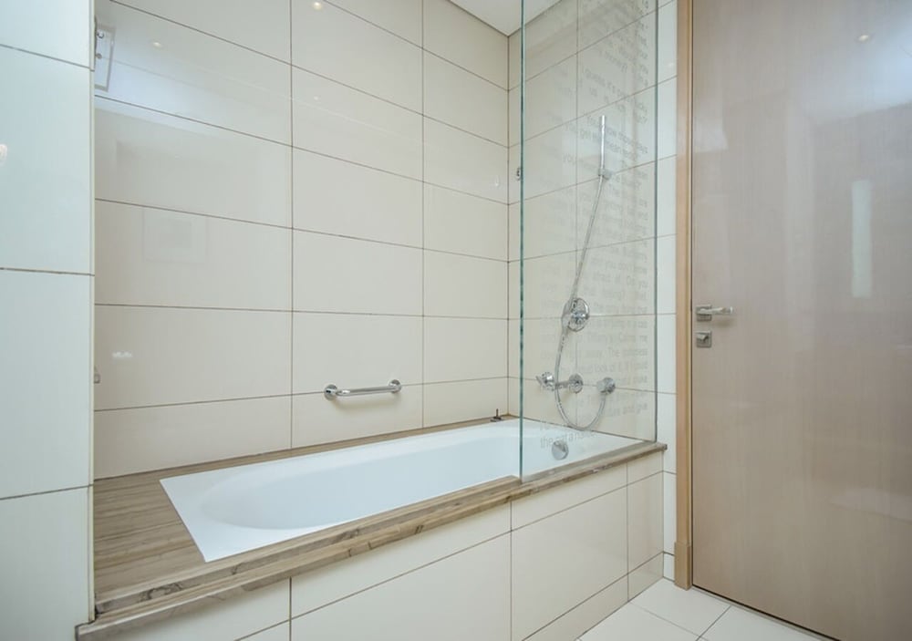 Classic Apartment, 1 King Bed, City View photo 2
