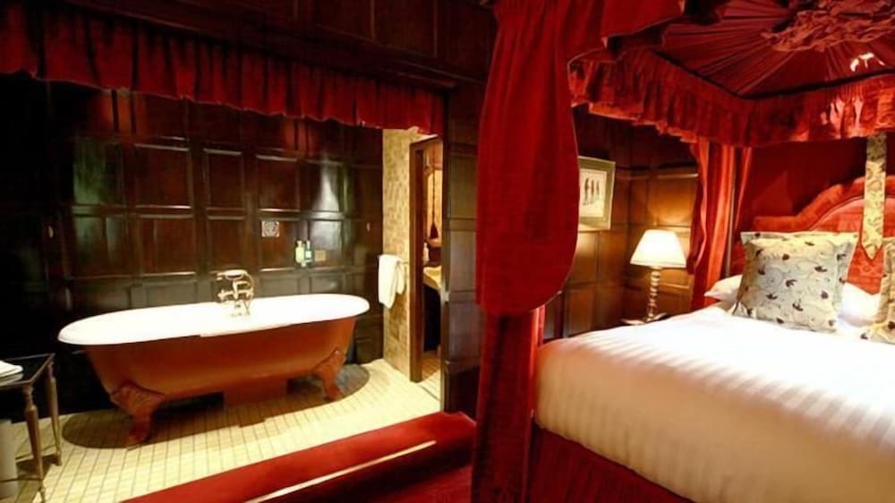 Suite - Photo 2