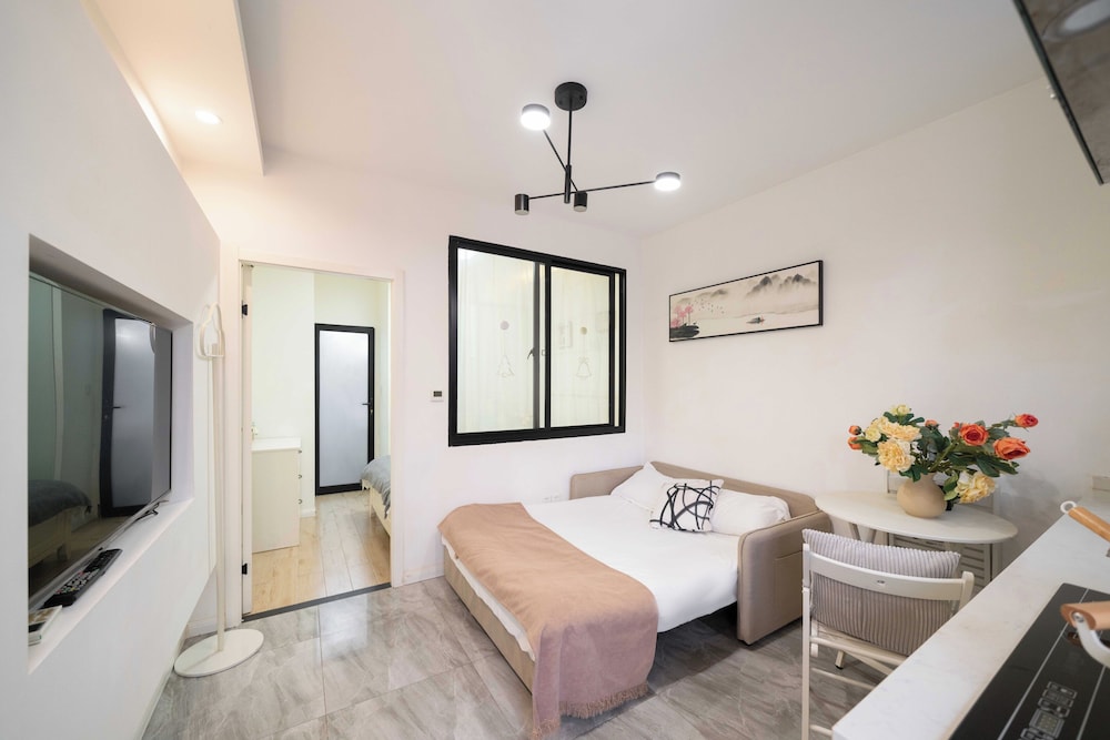 Basic Apartment, 2 Queen Beds, Non Smoking, Kitchen