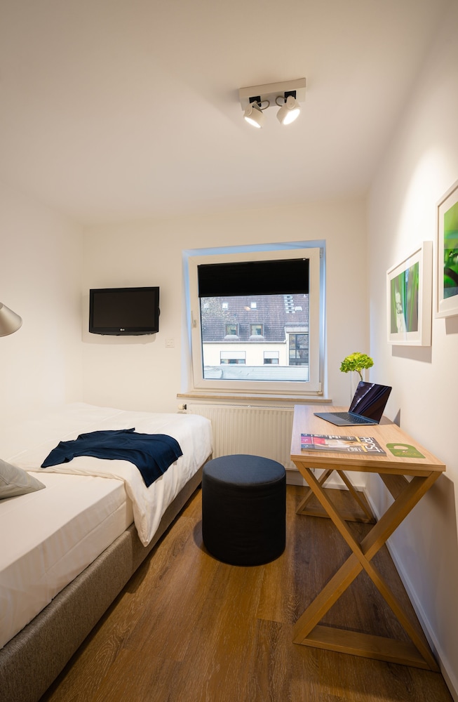 Comfort Single Room Courtyard Area