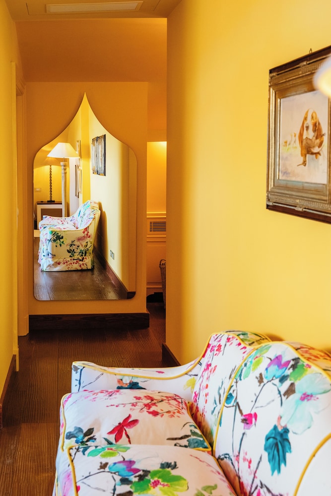 Suite - Photo 6
