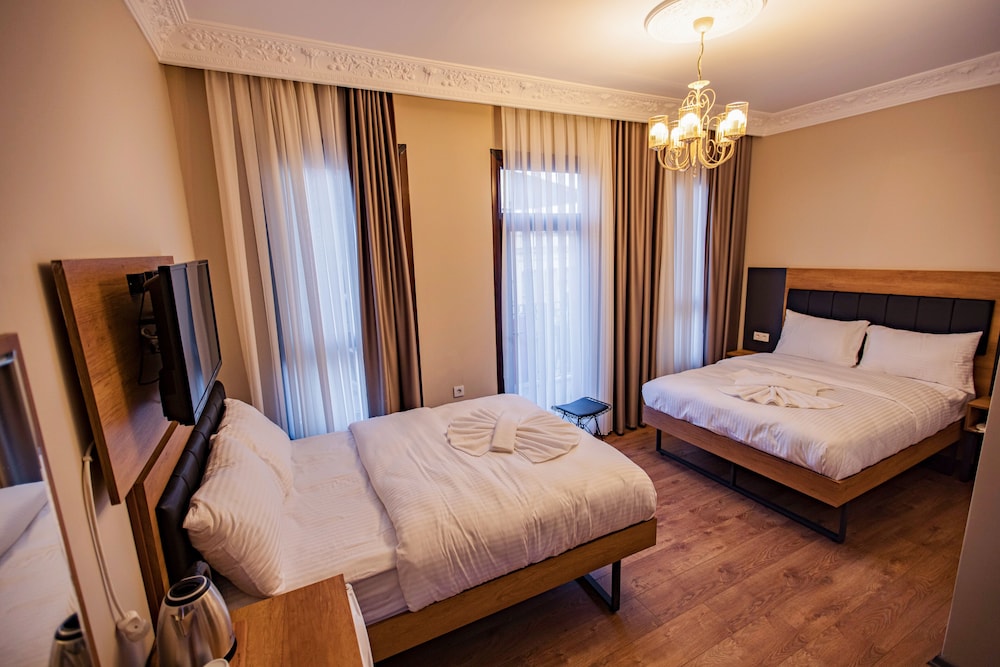 Family Quadruple Room photo 2