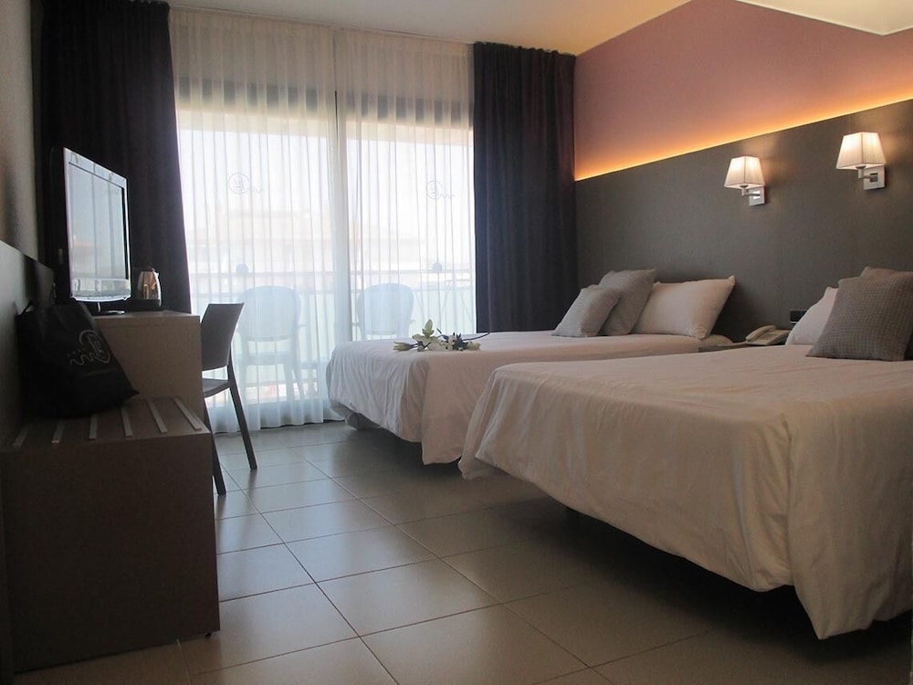 Superior Room, Pool View - Photo 1