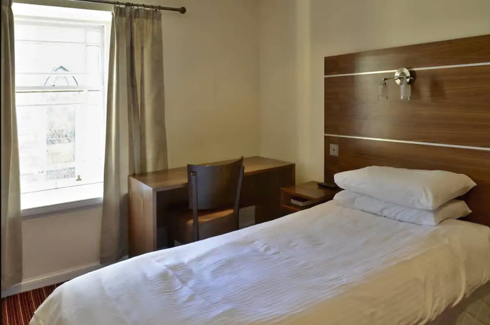 Small Double Room (Single Use)