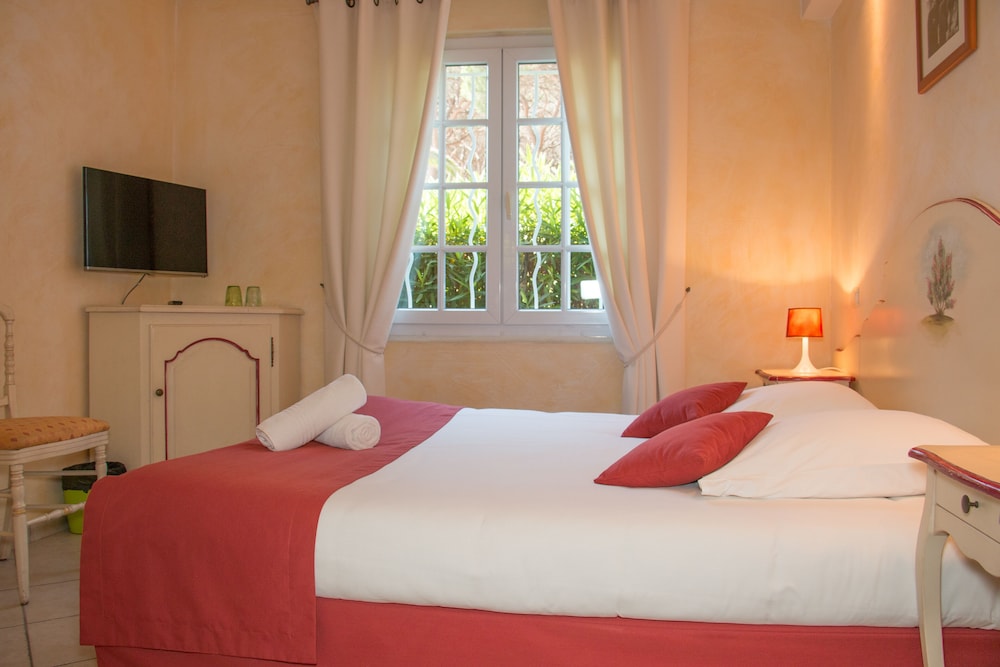 Standard Double Room, 1 Queen Bed photo 3