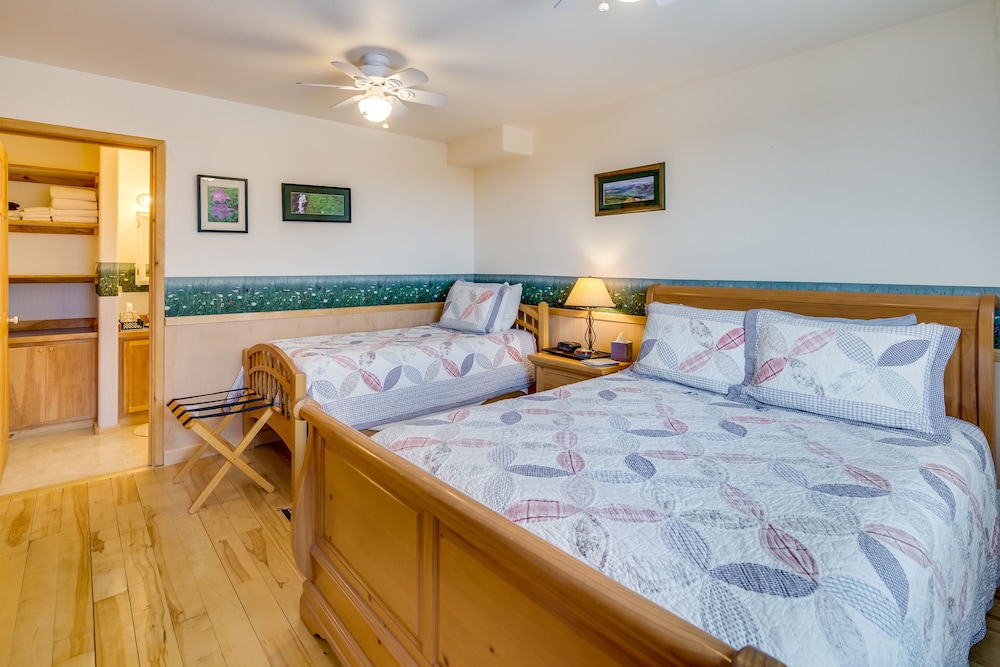 Classic Triple Room (Summer Solstice Room) photo 2