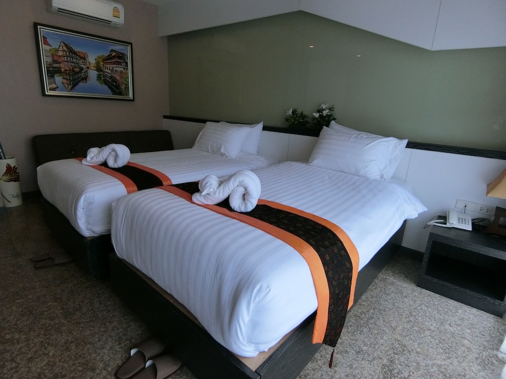 Superior Twin Room With Pool Access photo 1