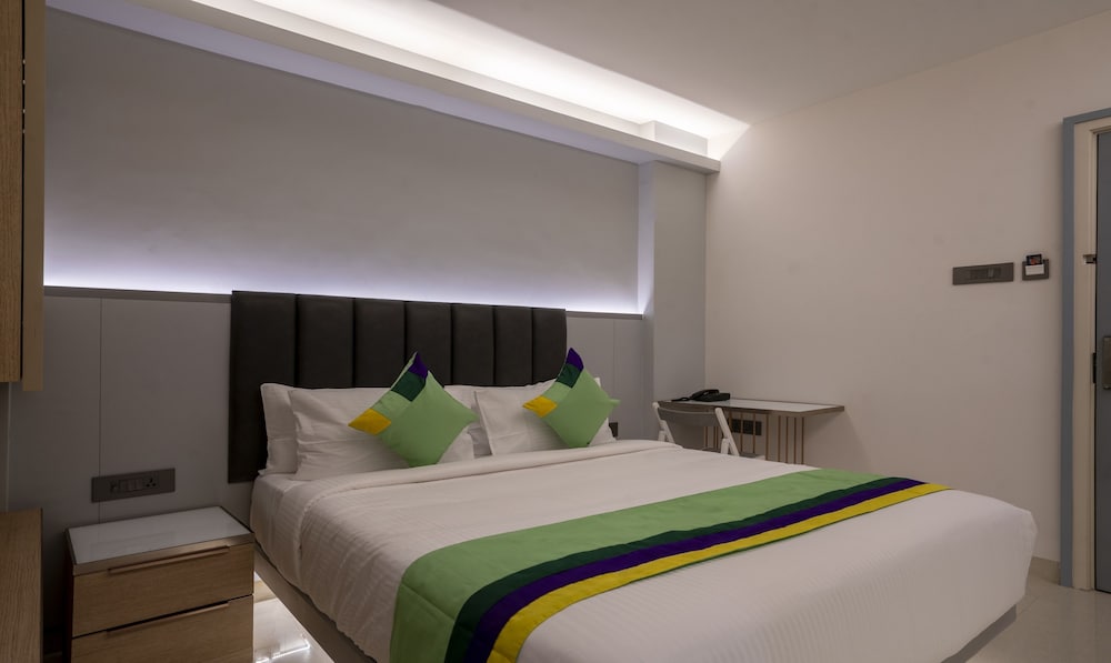 Standard Double Room, Non Smoking - Photo 7