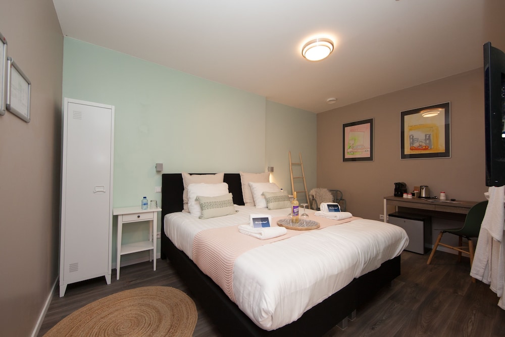 Superior Double Room (inside building with bath) photo 1