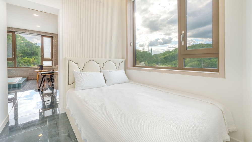 Basic Room, 1 Bedroom (Room 303) - Photo 6