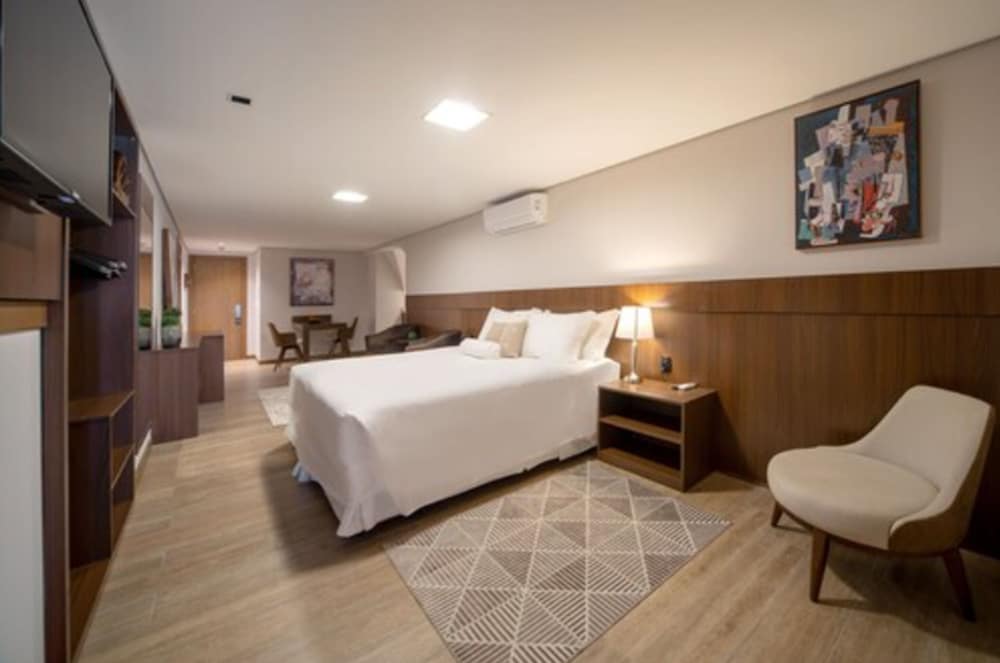 Signature Suite