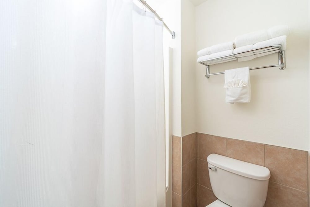 Family Suite with Balcony, 2 Queen Beds with Sofa Bed photo 2