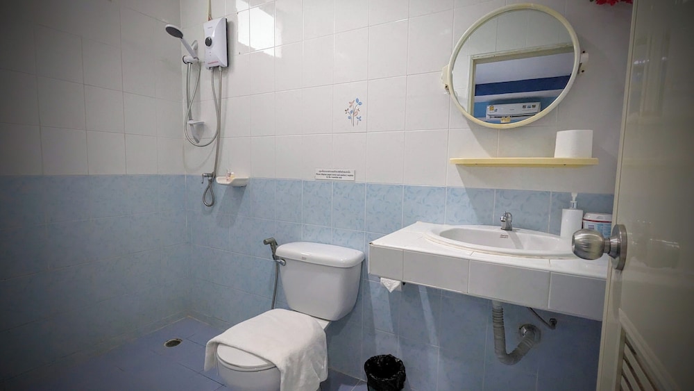 Standard Double Room - Photo 7