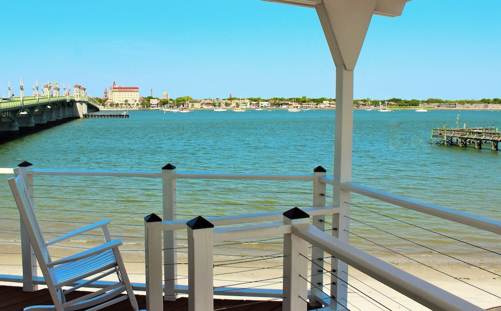 Panoramic Room, 1 King Bed, Balcony, Bay View