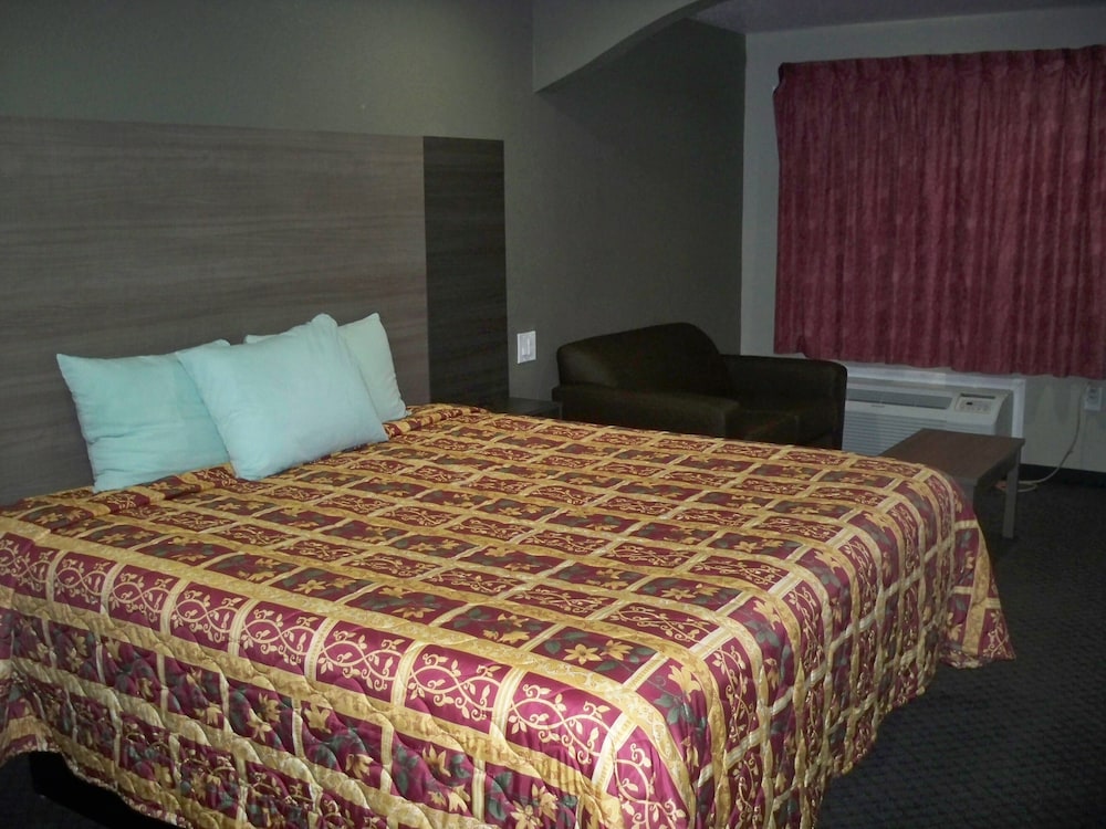 Standard Room, 1 King Bed - Photo 11