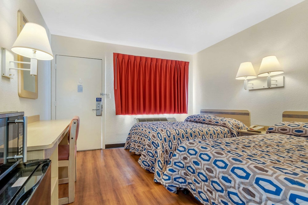 Standard Room, 2 Twin Beds, Smoking photo 2
