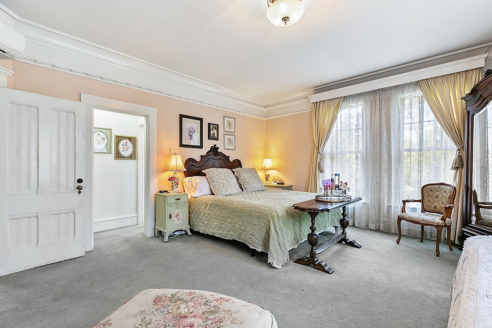 Anna Bissell Room photo 1