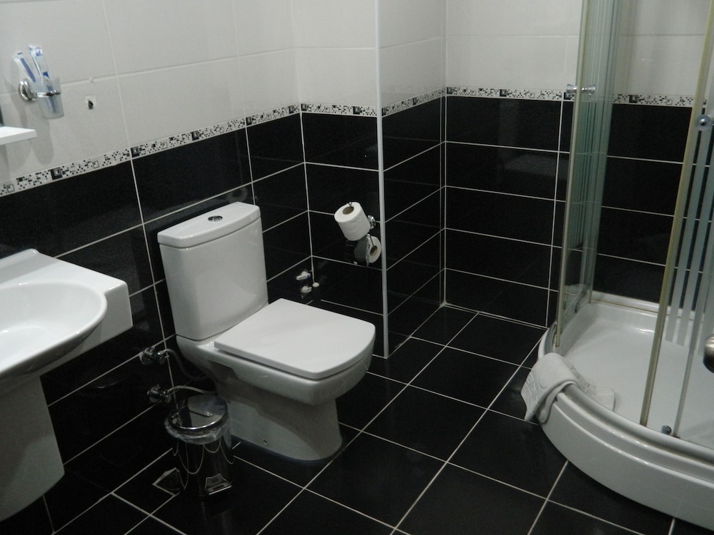 Economy Double Room, 1 Double Bed (Entrance Floor) photo 3