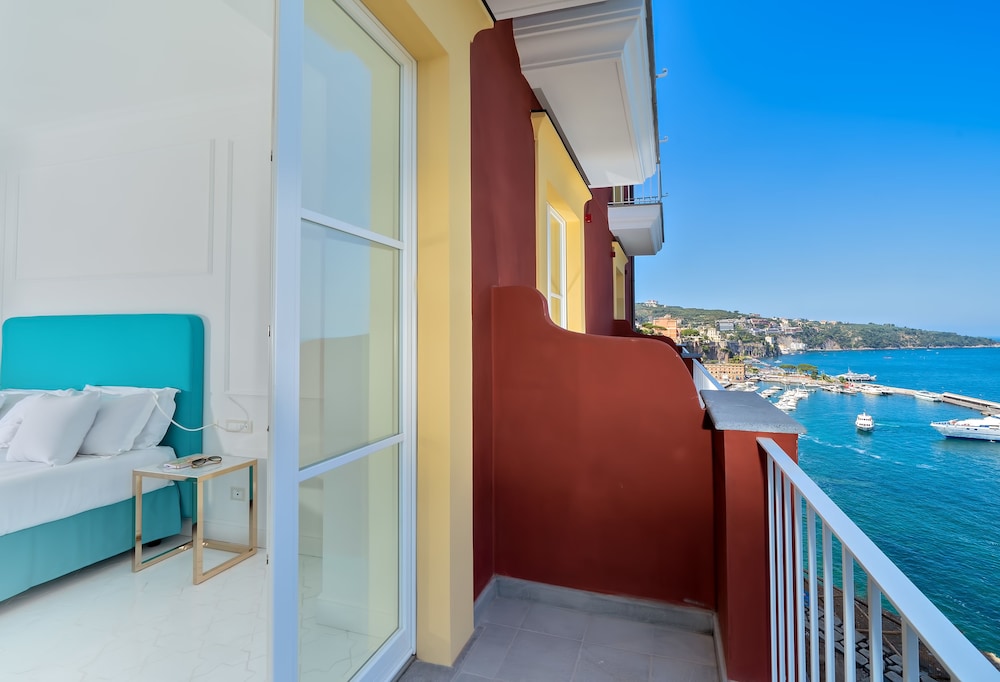 Deluxe Room, Balcony, Sea View - Photo 5