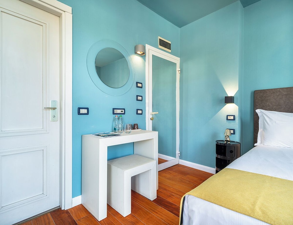 Classic Room, Partial Sea View photo 2