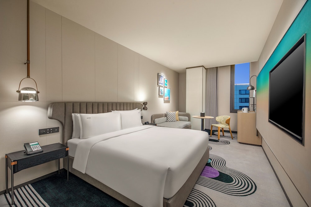 Standard Room, 1 King Bed