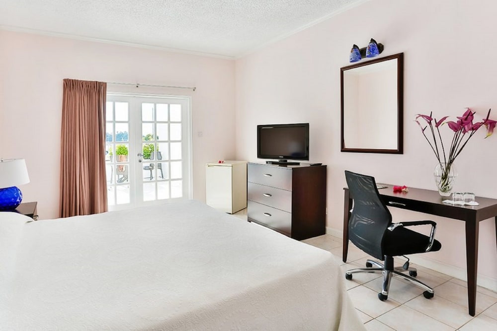 Standard Room, 1 King Bed photo 2