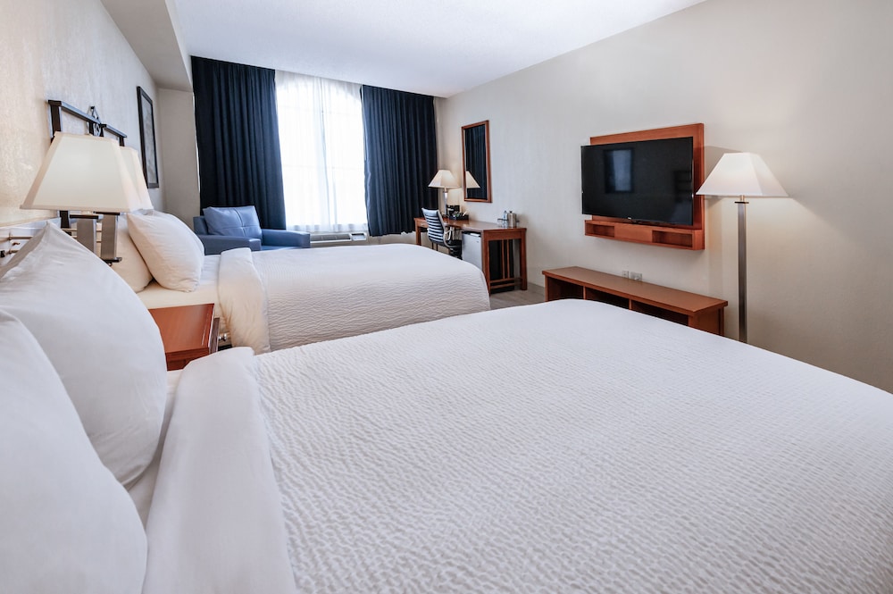 Deluxe Room, 2 Queen Beds, Park View (Classic Queen) photo 2