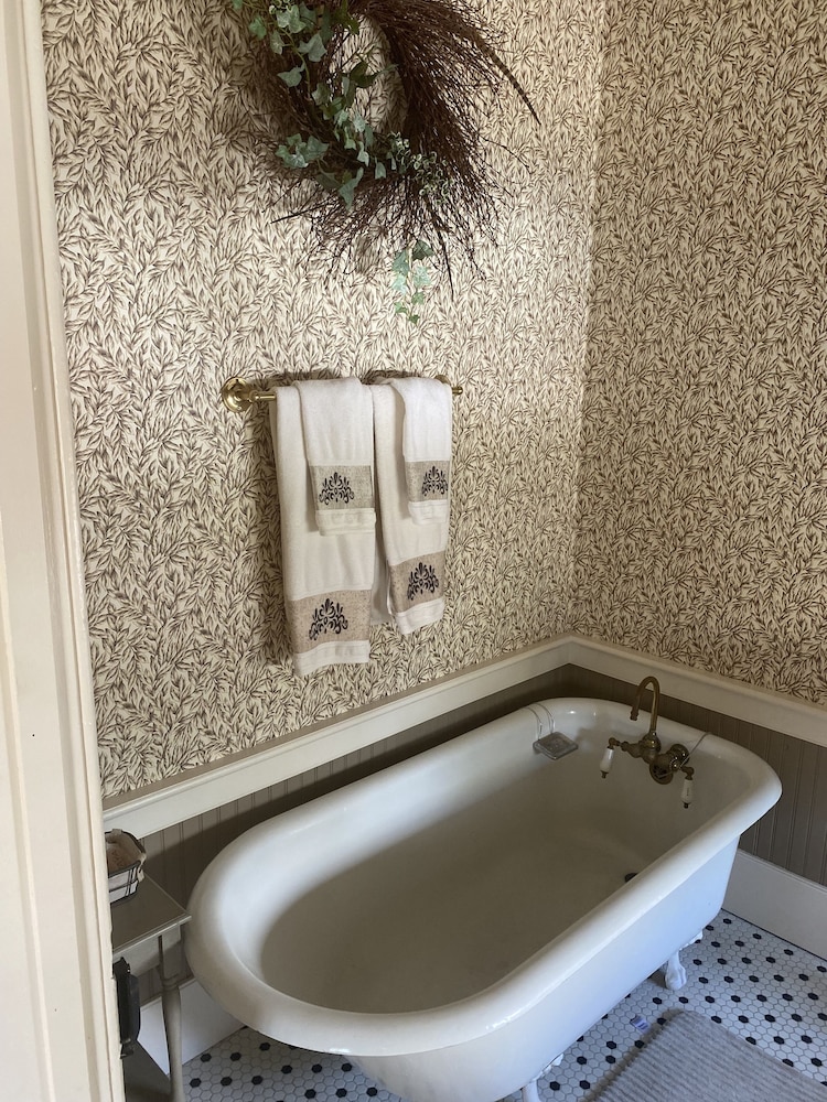 Suite- The Historic Building photo 3