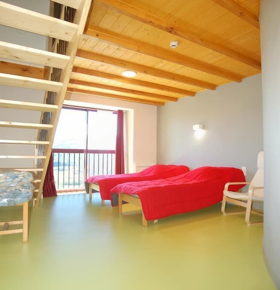Basic Room, Multiple Beds, Mountain View photo 2