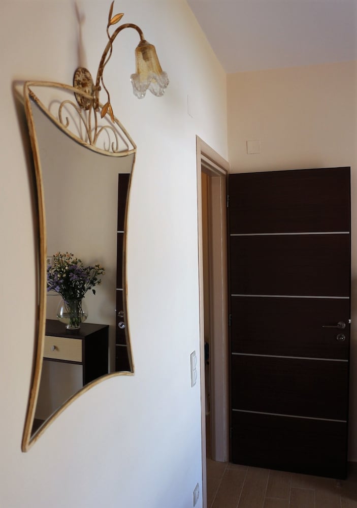 Duplex, 2 Bedrooms photo 2