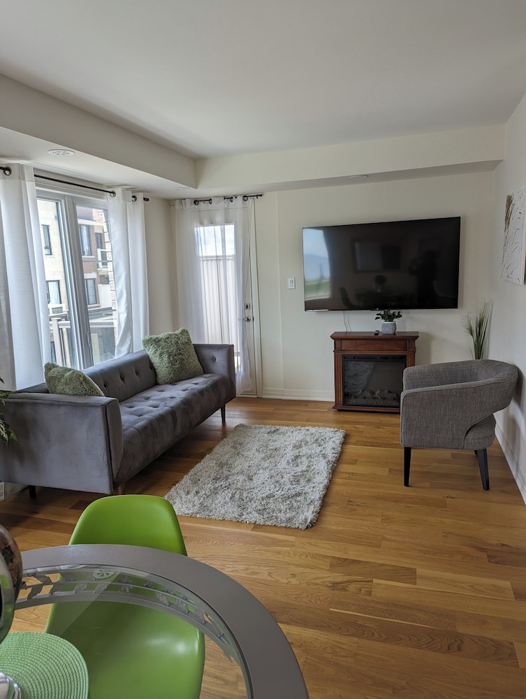 Standard 2 Bedrooms & 2 Queen Beds, Lake View photo 1