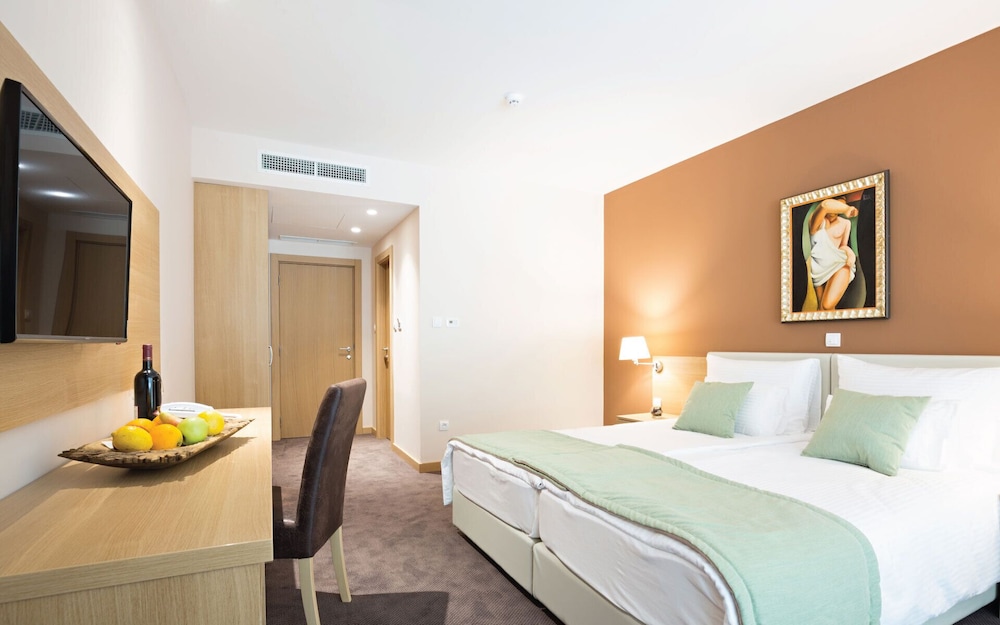 Premium Room photo 2