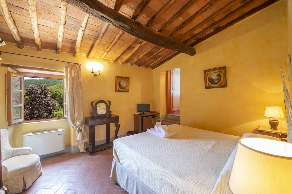 Deluxe Triple Room photo 1