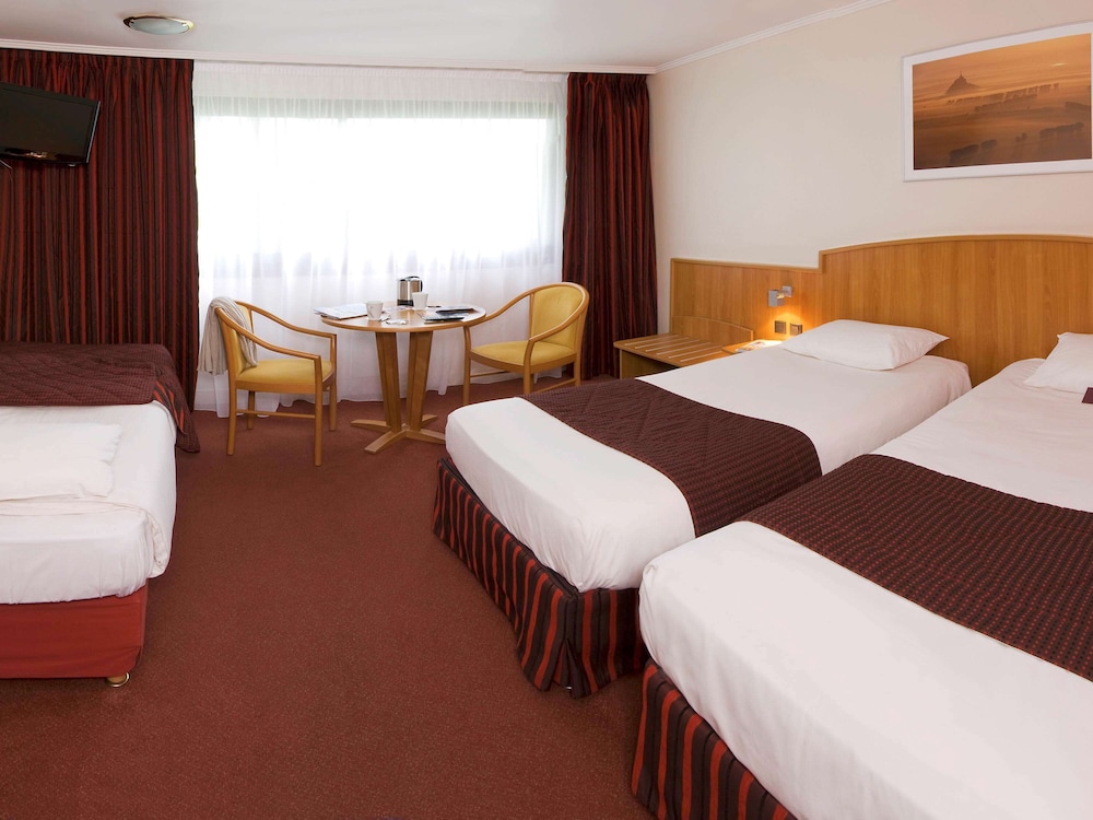 Standard Room, 3 Twin Beds - Photo 3