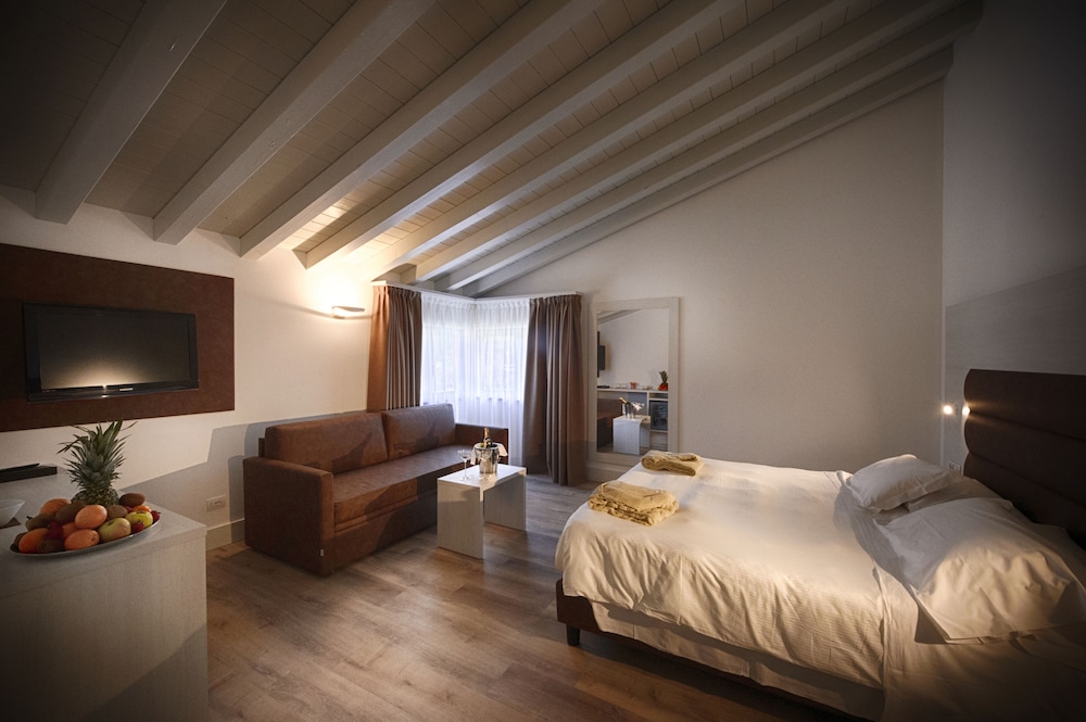Comfort Double Room, Pool View photo 1
