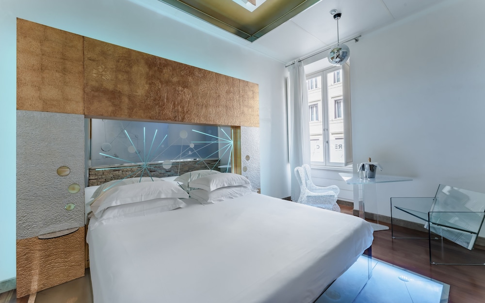 Junior Suite, 1 King Bed, Bathtub, City View