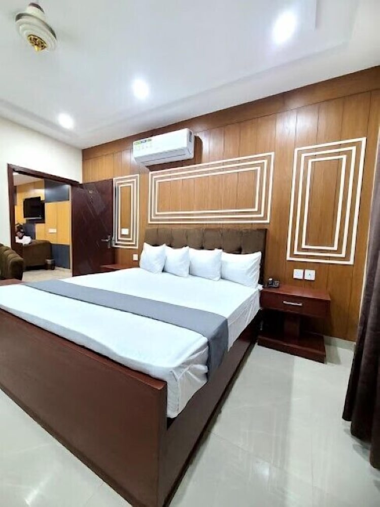 Deluxe Double Room photo 3