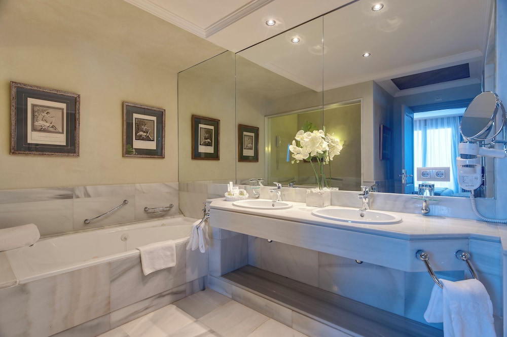 Suite, Hot Tub (Terrace) - Photo 4