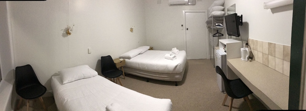 Deluxe Twin Room photo 2