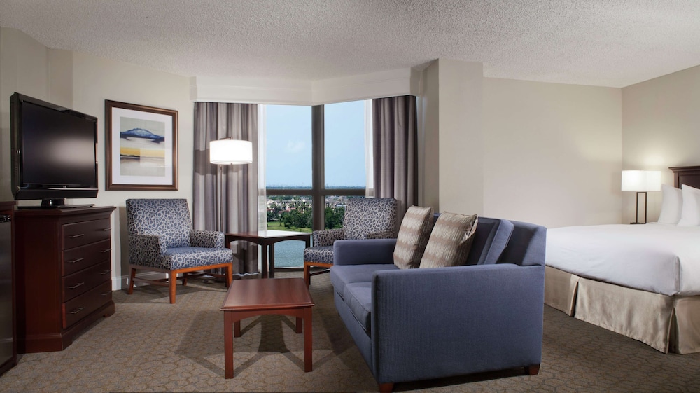 Junior Suite, 1 King Bed (Marina View) - Photo 2
