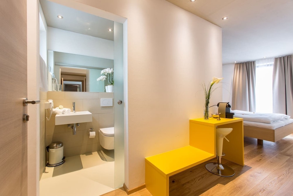 Comfort Room (Riverside I) photo 3