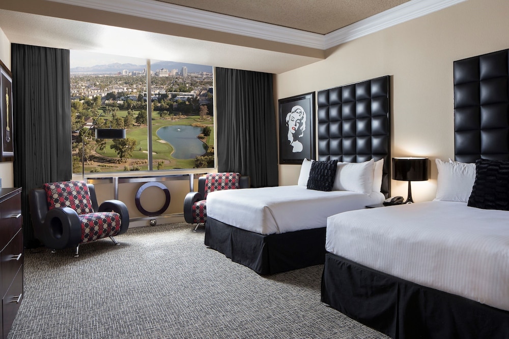 Signature Room, 2 Double Beds - Photo 3