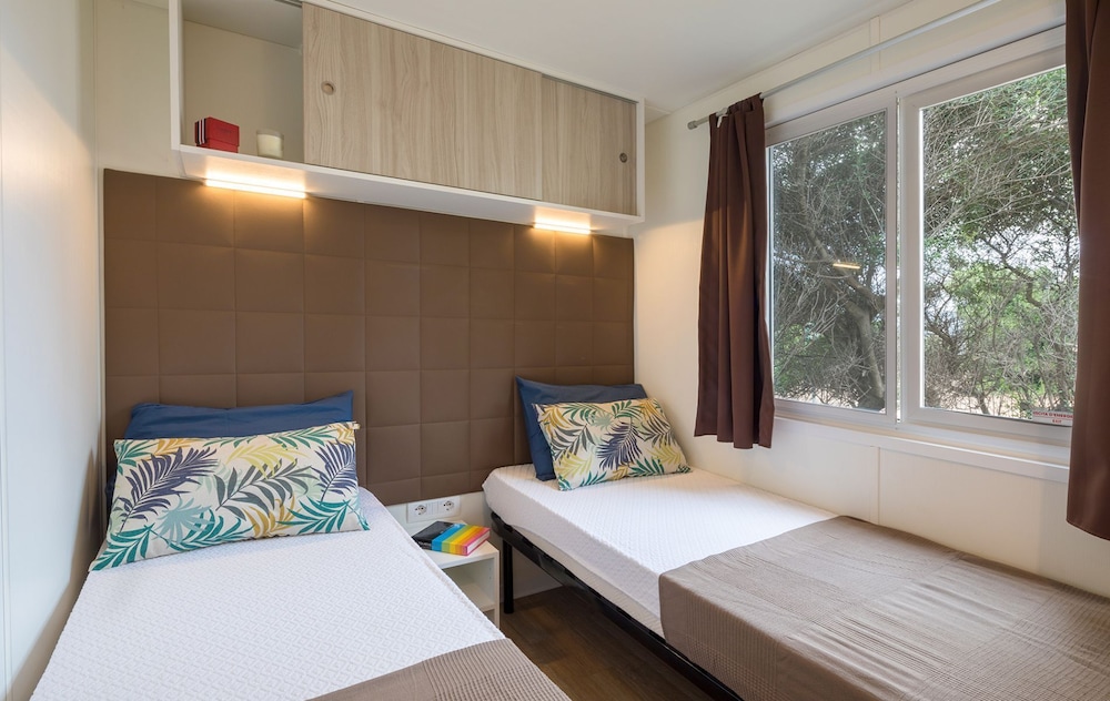 Mobile Home, 3 Bedrooms photo 2