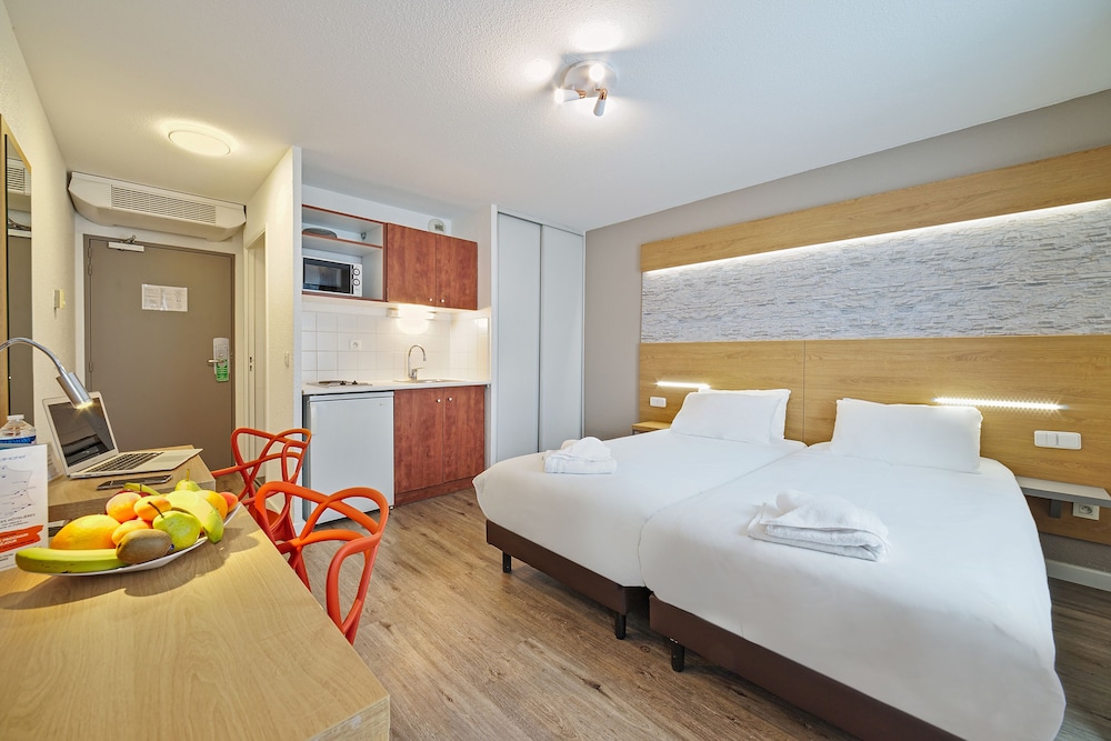 Studio, 1 Double or 2 Twin Beds - Photo 2