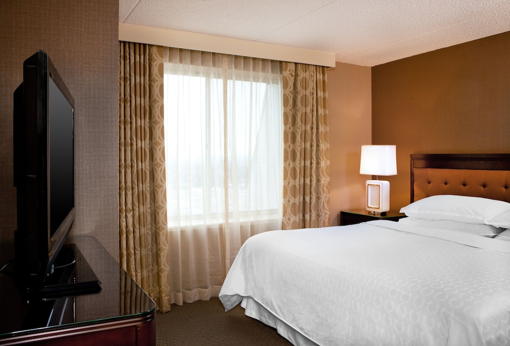 Junior Suite, 1 King Bed with Sofa bed - Photo 2