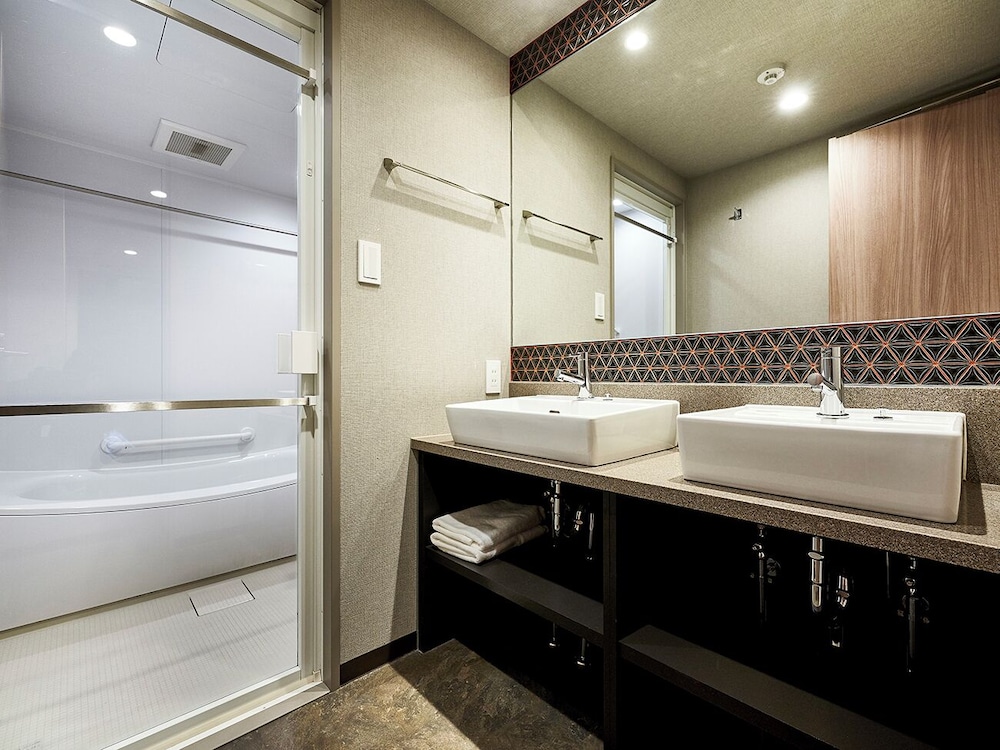 Deluxe Japanese Room, Non Smoking - Photo 5