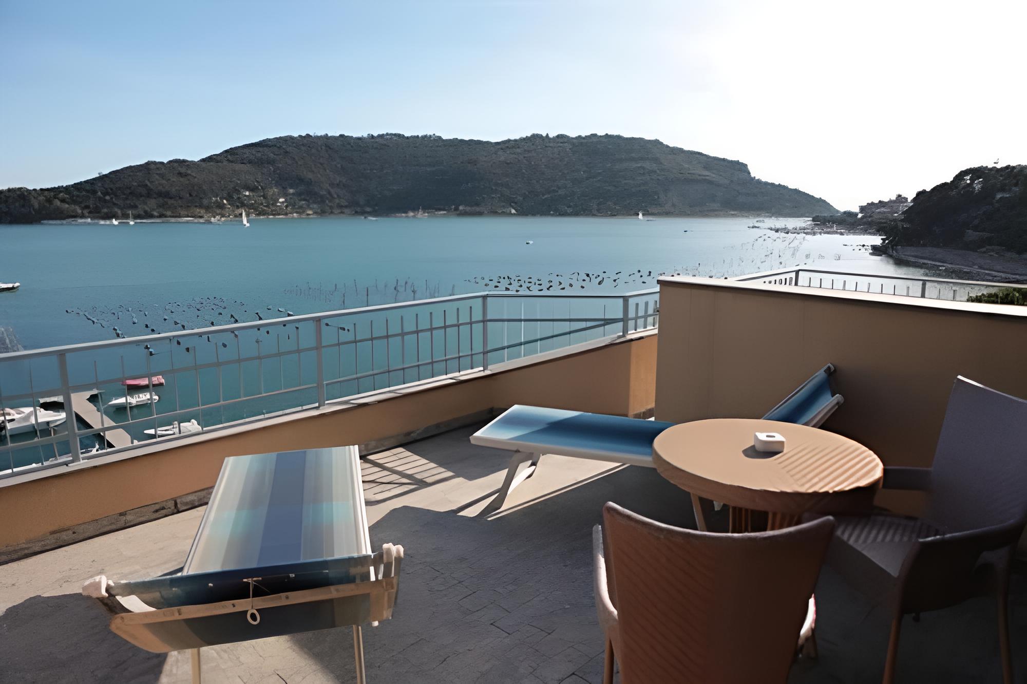 Suite, Sea View photo 1
